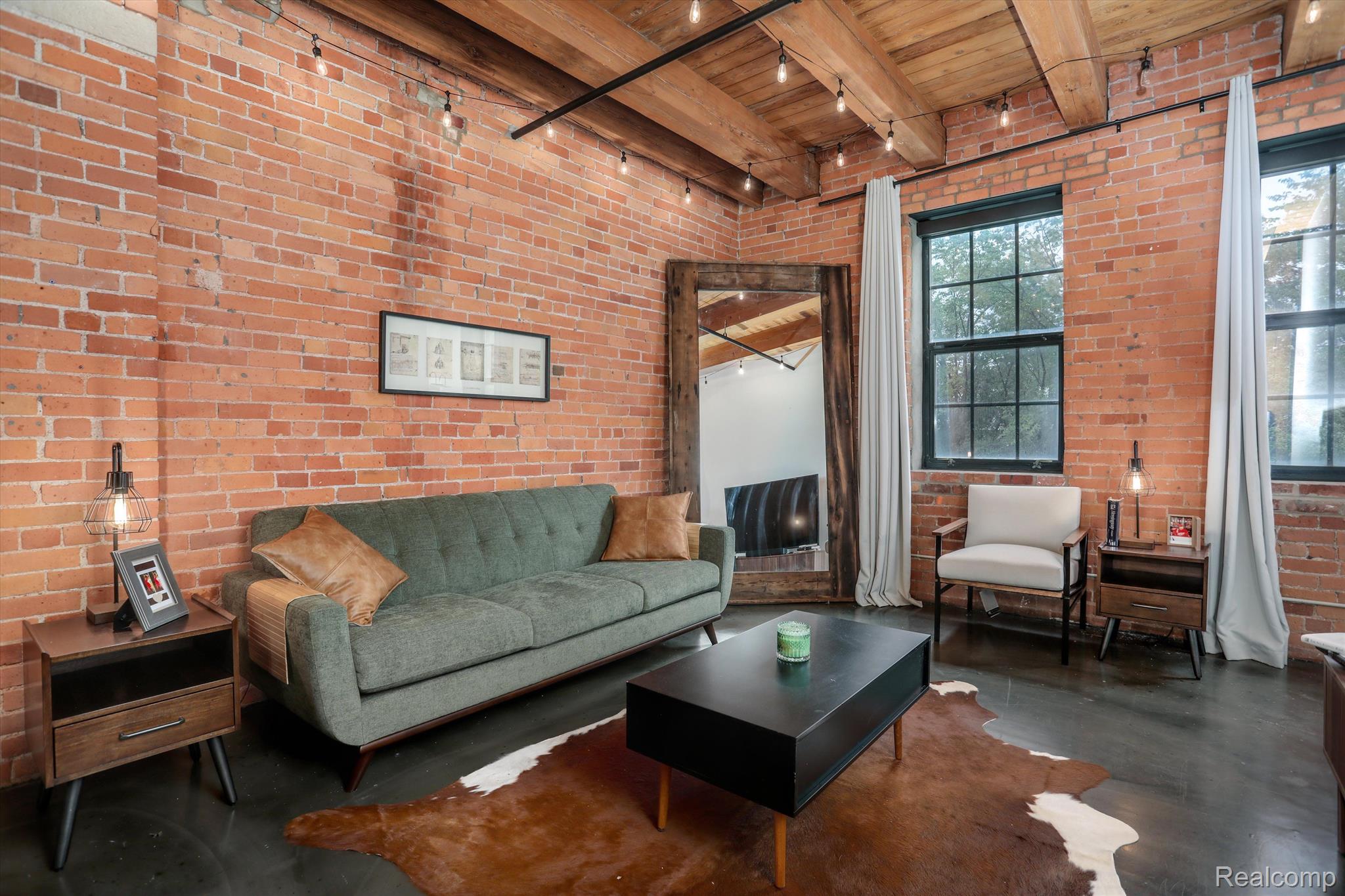 6533 E JEFFERSON Avenue 115