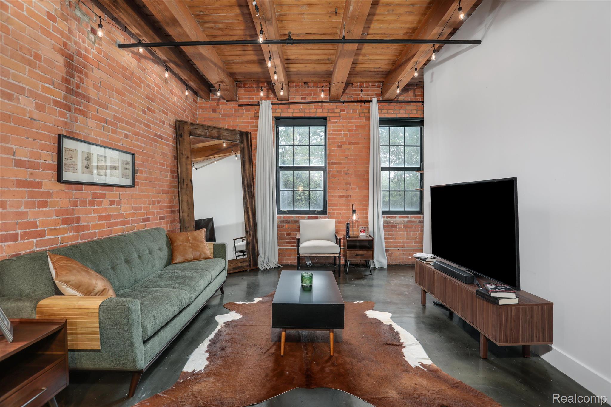 6533 E JEFFERSON Avenue 115