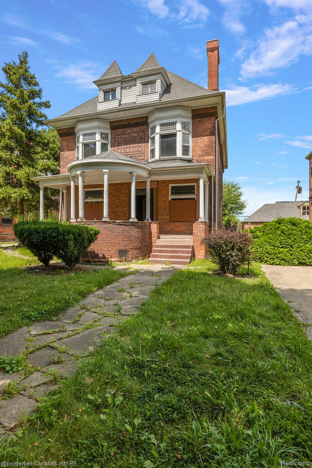 255 E FERRY Street