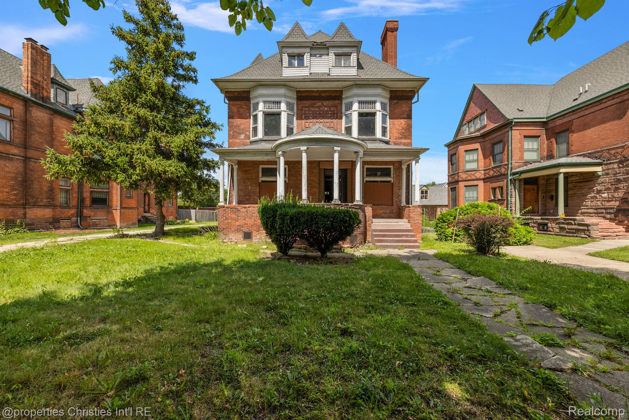 255 E FERRY Street