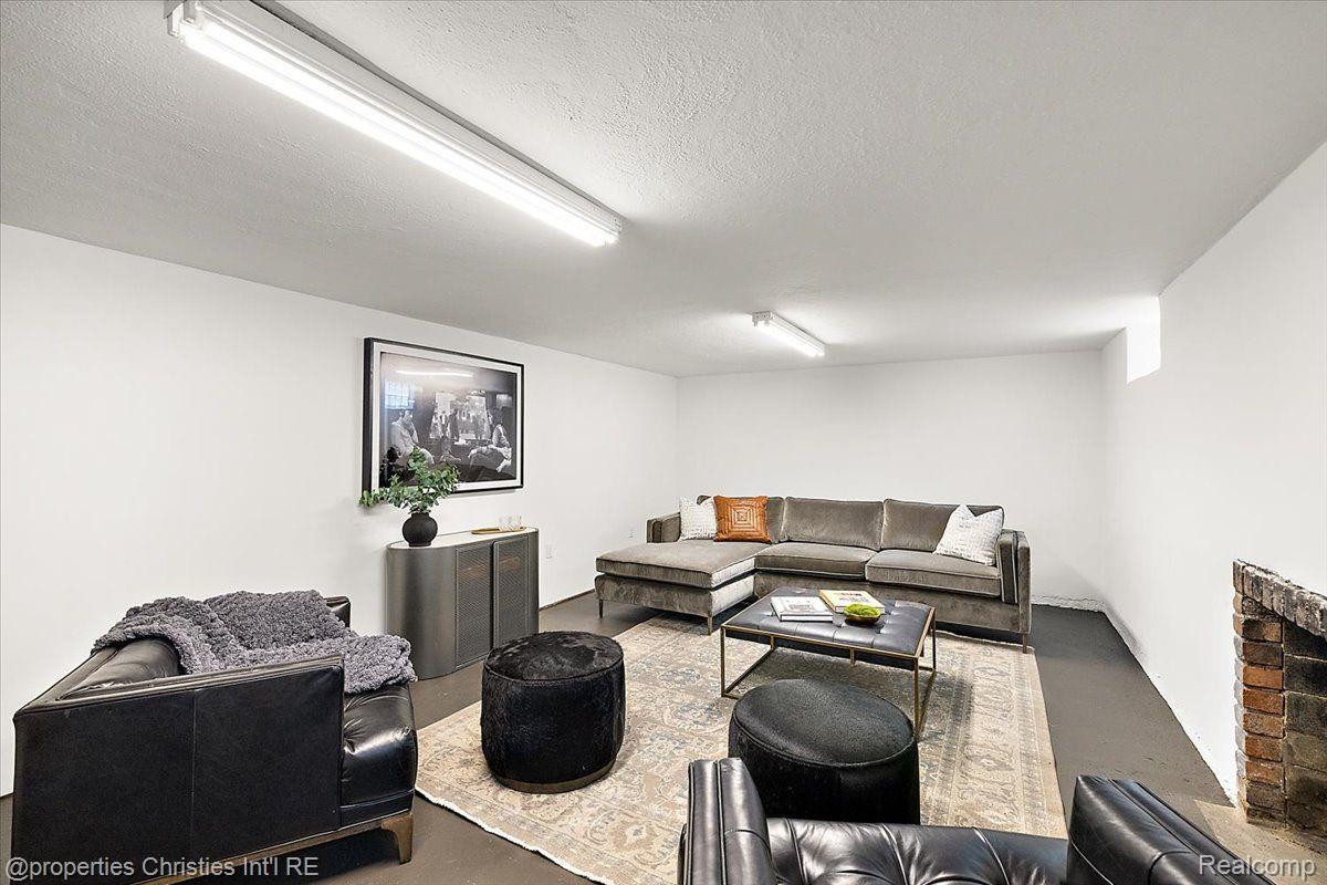 19939 LICHFIELD Road