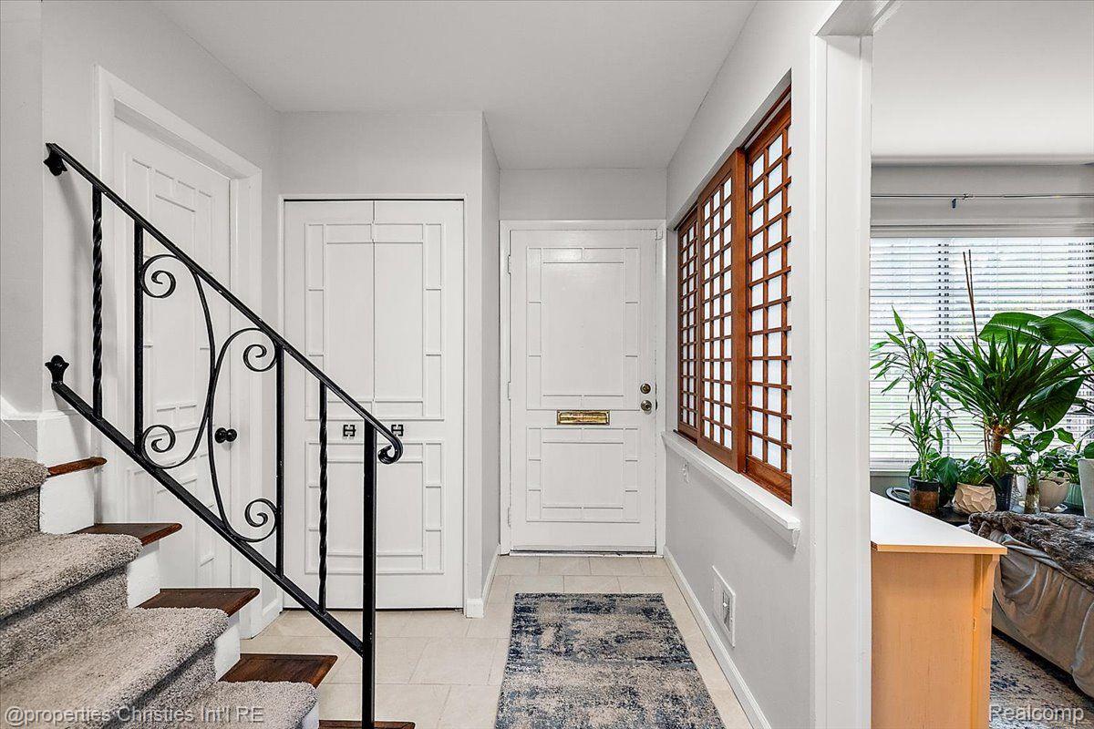 20549 WILLIAMSBURG Court