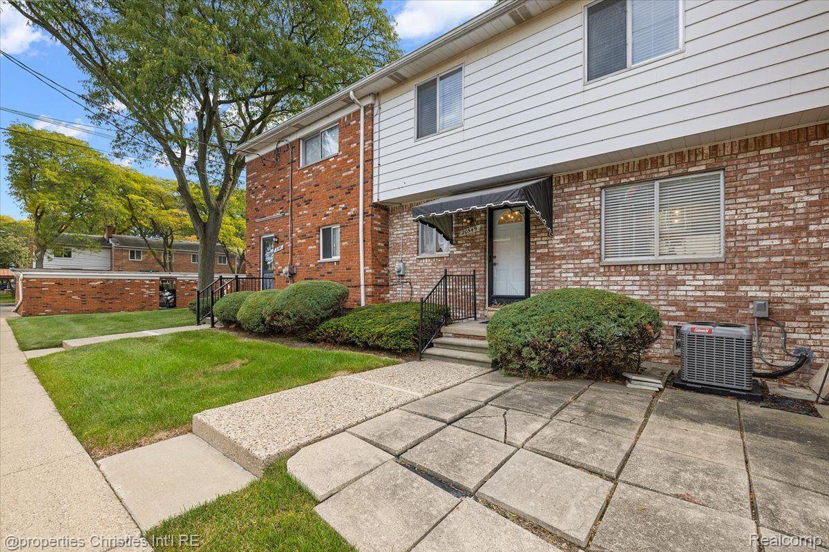 20549 WILLIAMSBURG Court
