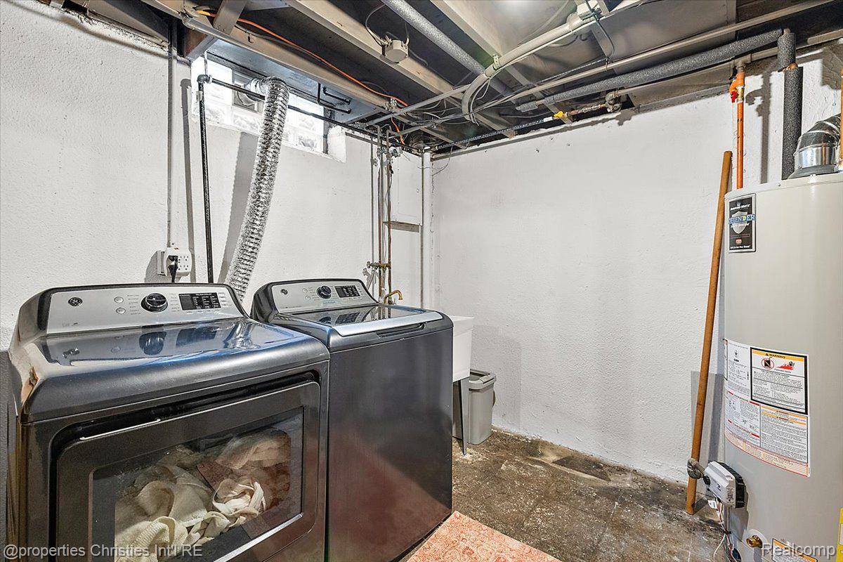 20549 WILLIAMSBURG Court