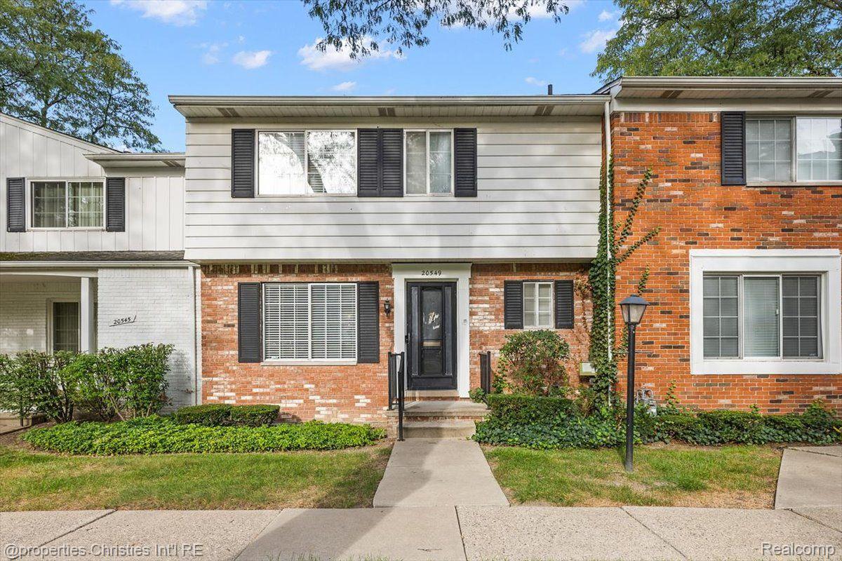 20549 WILLIAMSBURG Court