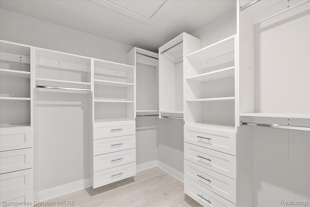 57887 STONELEIGH Drive