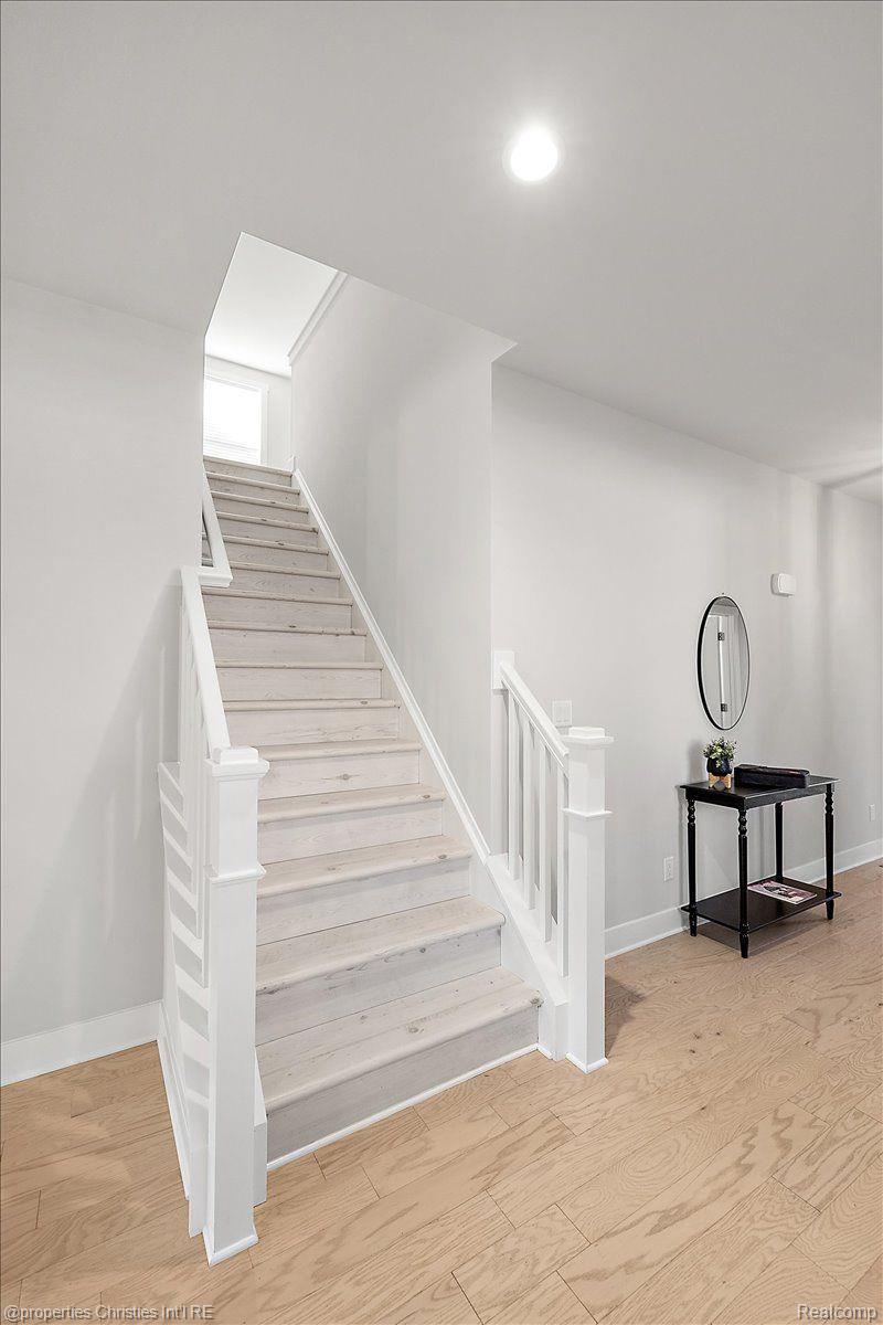 57887 STONELEIGH Drive