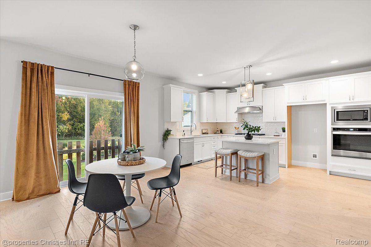 57887 STONELEIGH Drive