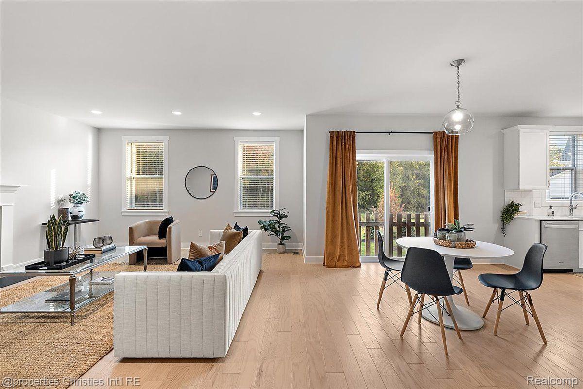 57887 STONELEIGH Drive