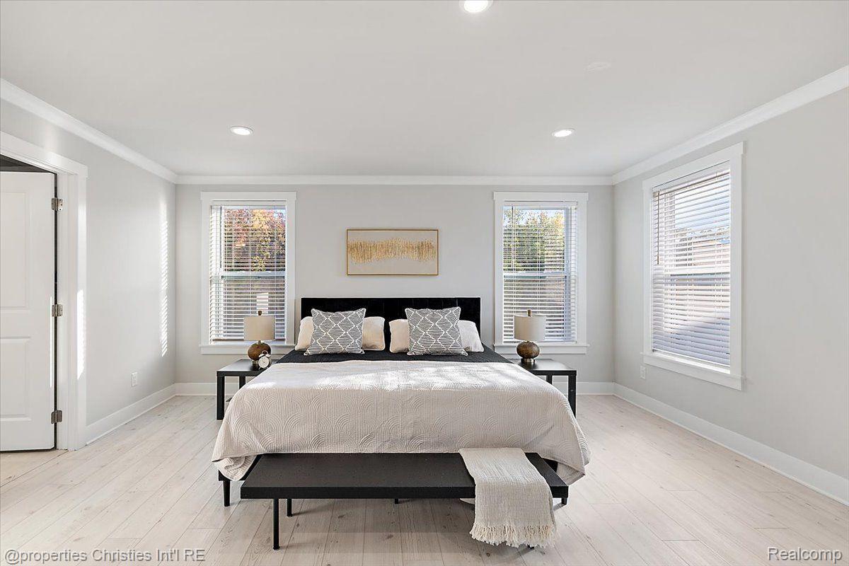 57887 STONELEIGH Drive