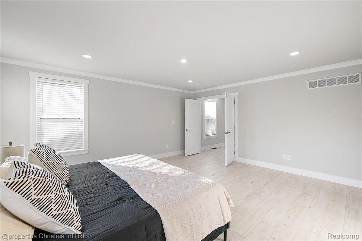 57887 STONELEIGH Drive