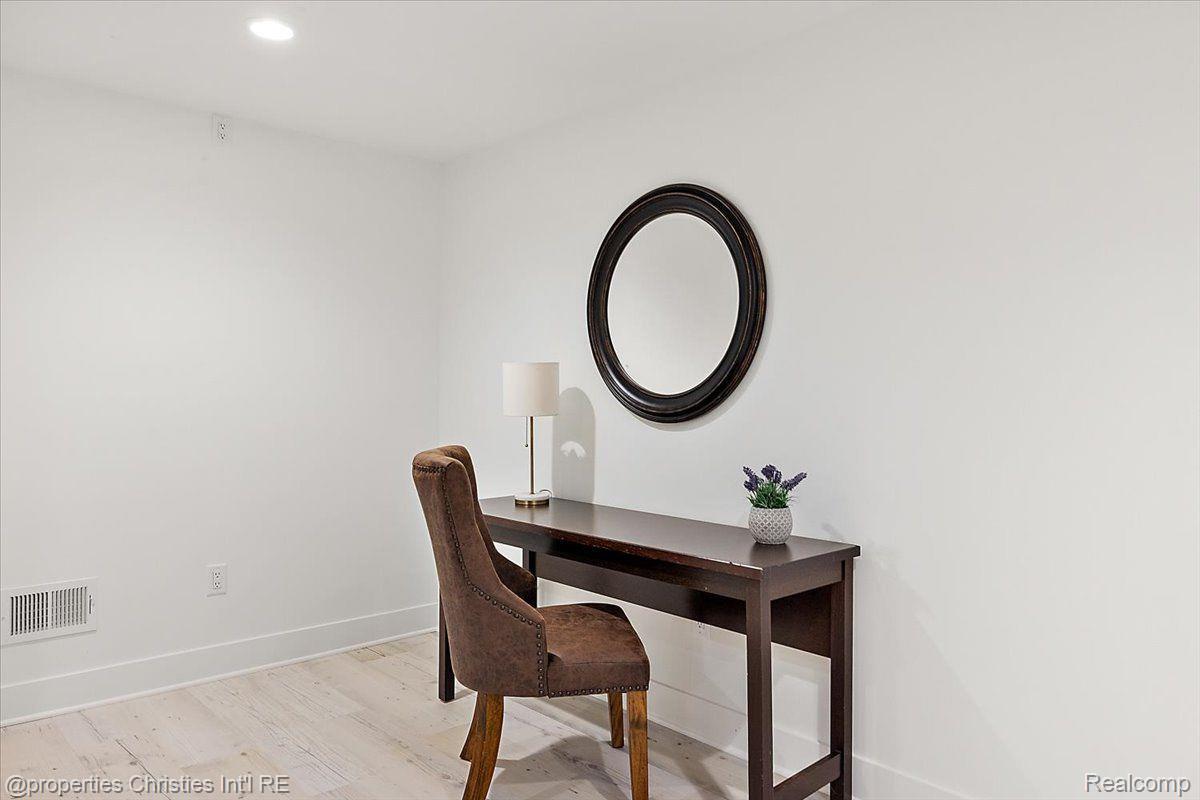 57887 STONELEIGH Drive