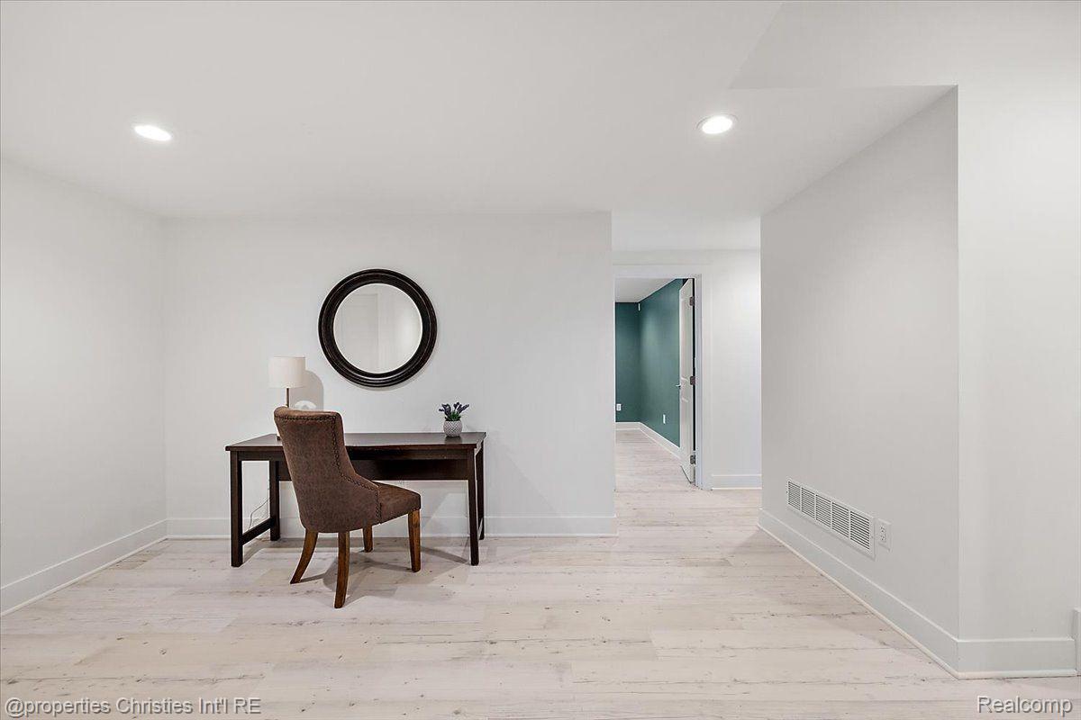 57887 STONELEIGH Drive