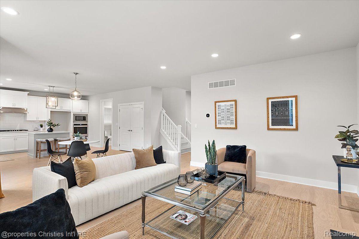 57887 STONELEIGH Drive