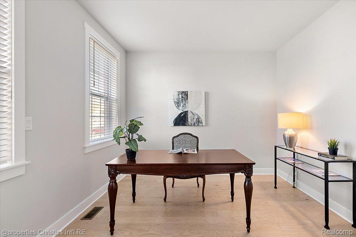 57887 STONELEIGH Drive