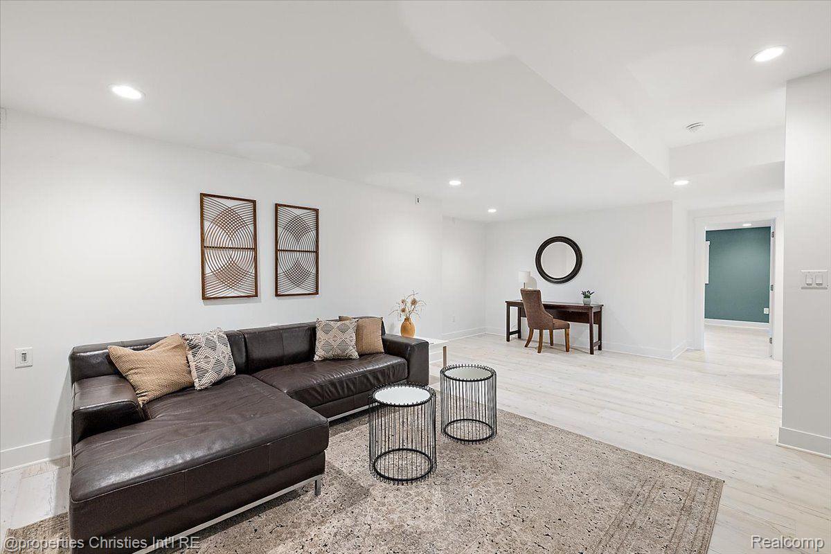 57887 STONELEIGH Drive