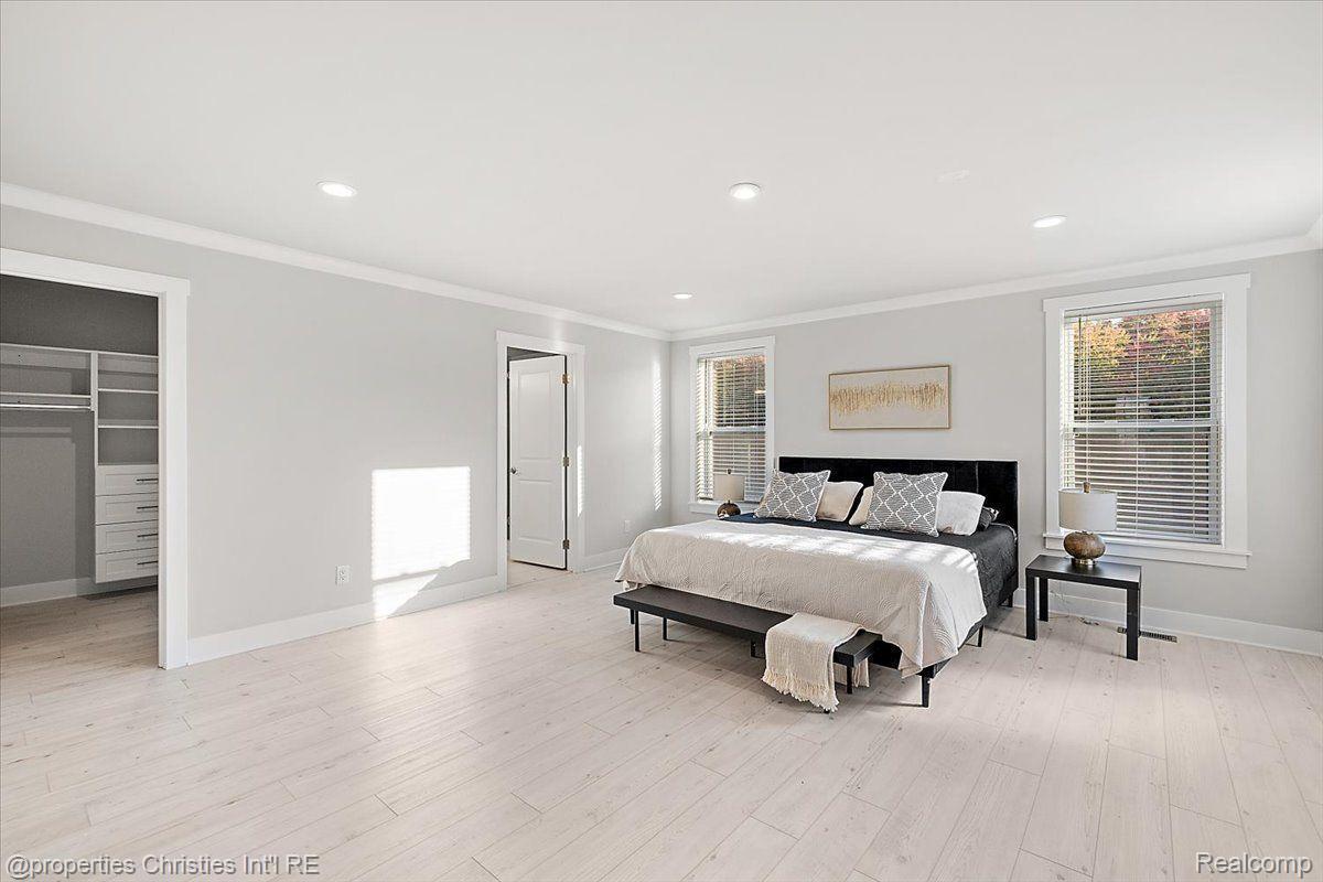 57887 STONELEIGH Drive