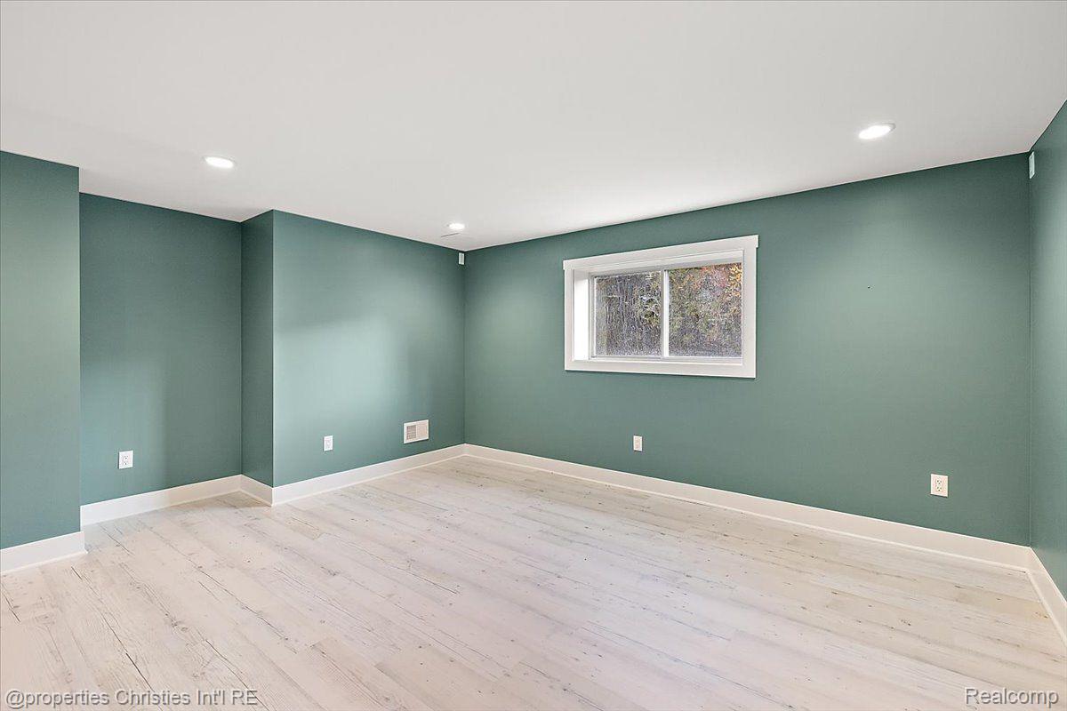 57887 STONELEIGH Drive