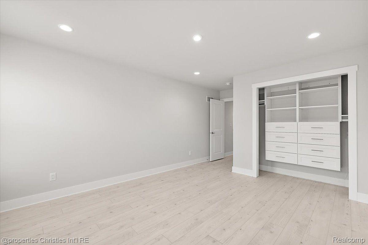 57887 STONELEIGH Drive