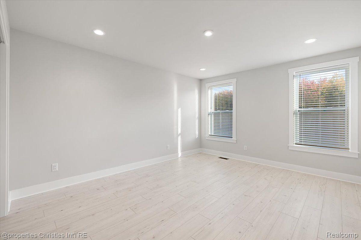 57887 STONELEIGH Drive