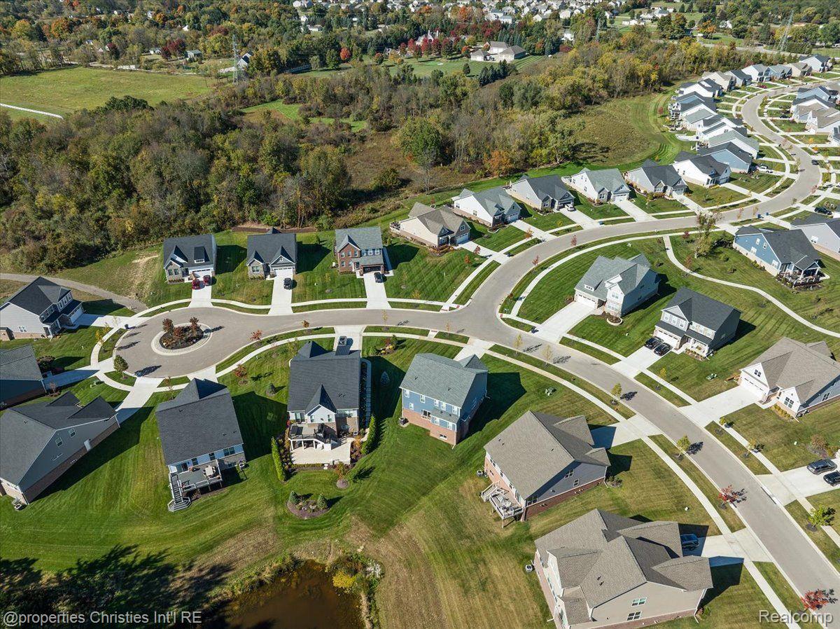 57887 STONELEIGH Drive