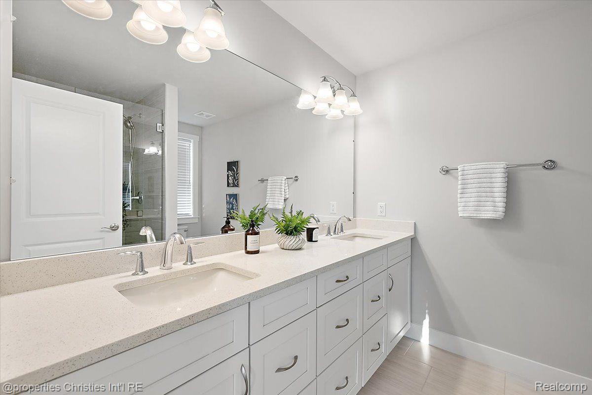 57887 STONELEIGH Drive