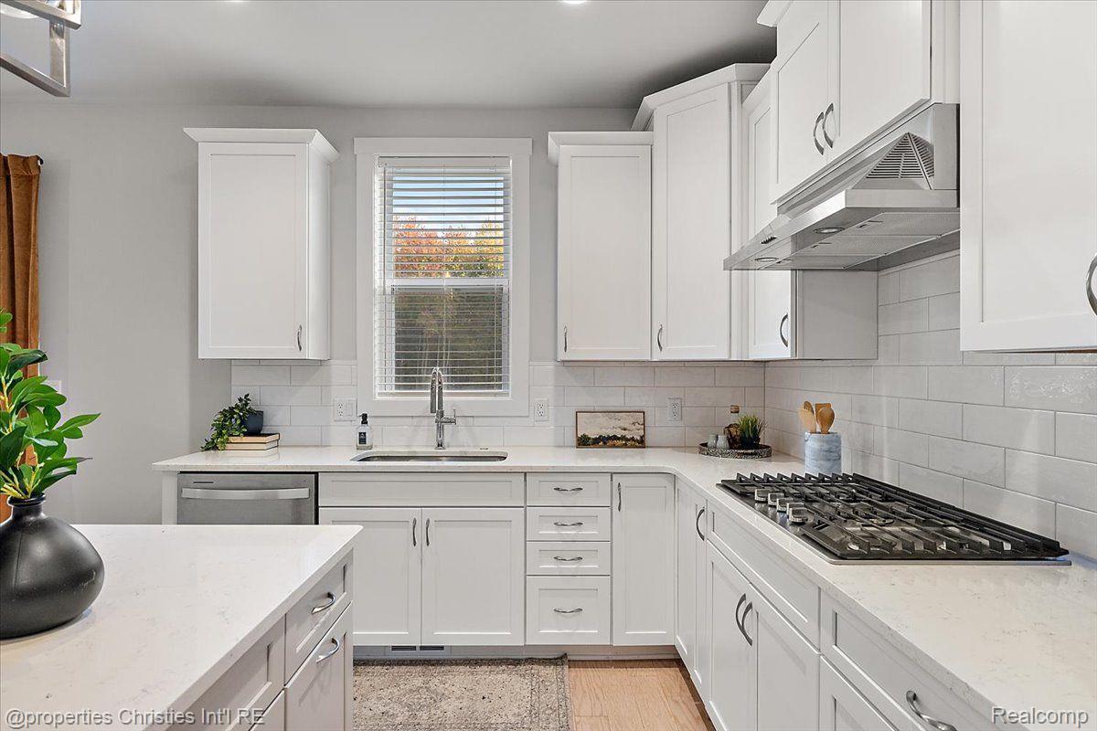 57887 STONELEIGH Drive