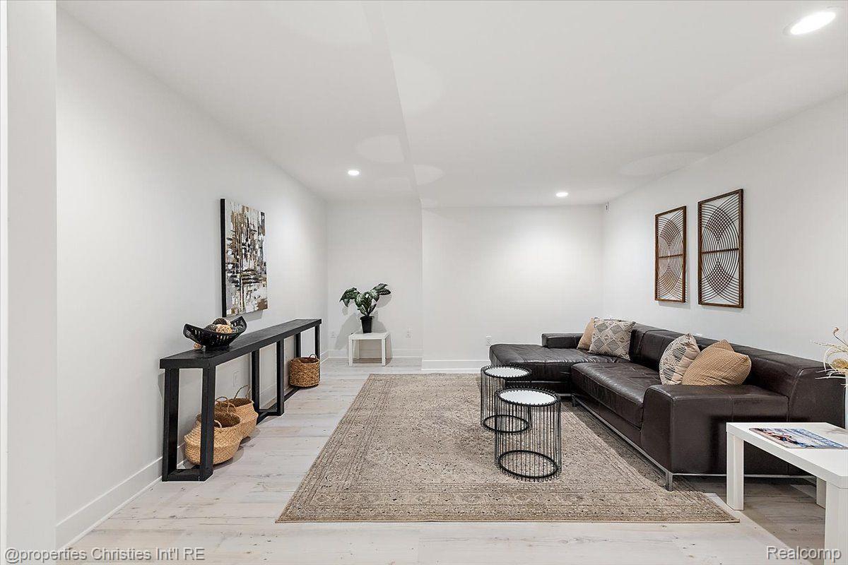 57887 STONELEIGH Drive