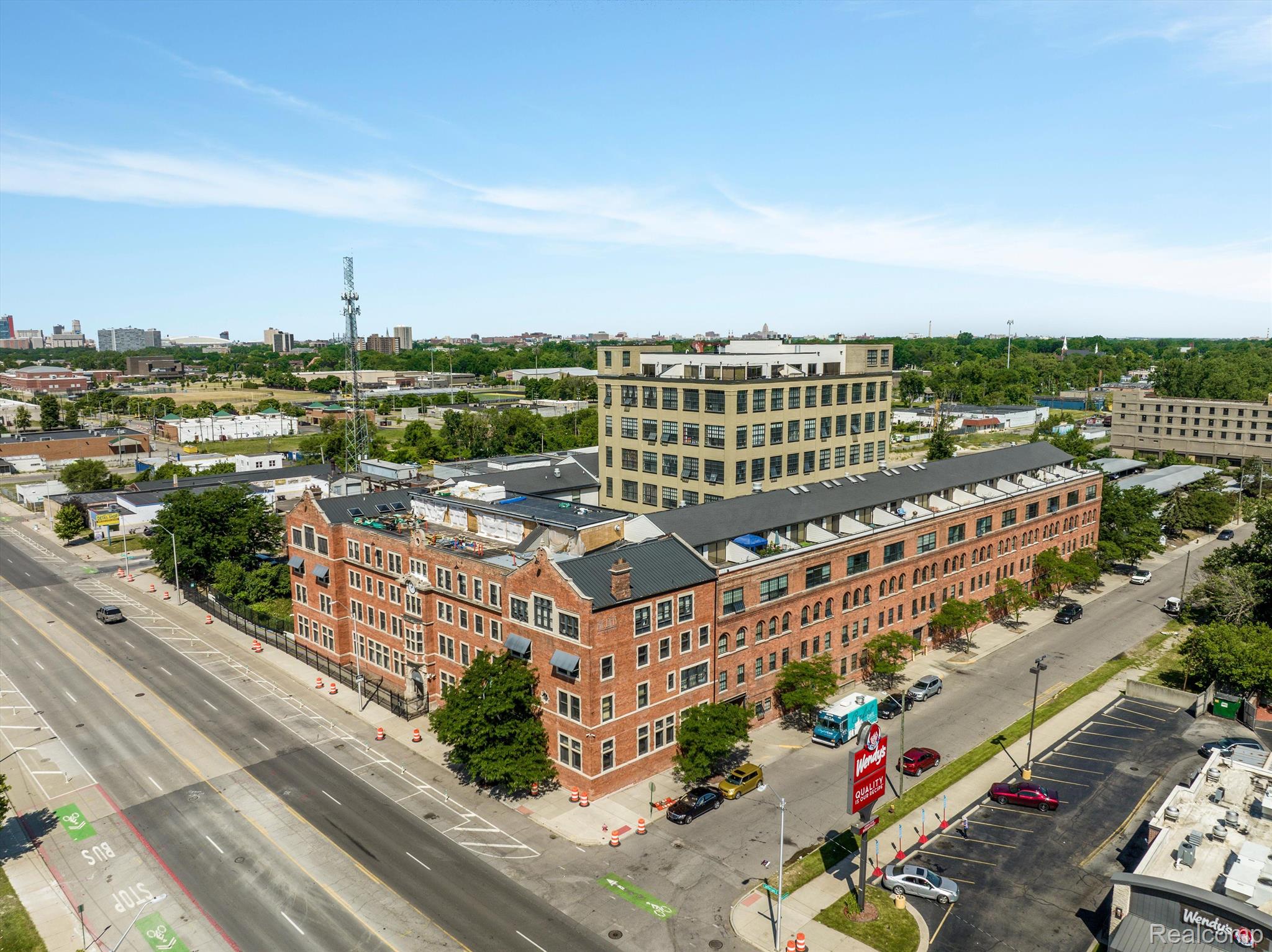 6533 E Jefferson Avenue 404