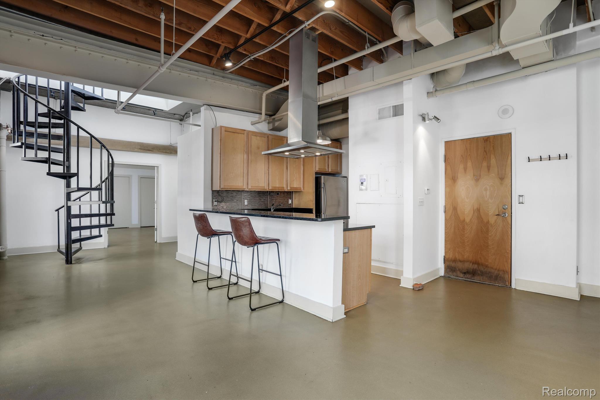 6533 E Jefferson Avenue 404