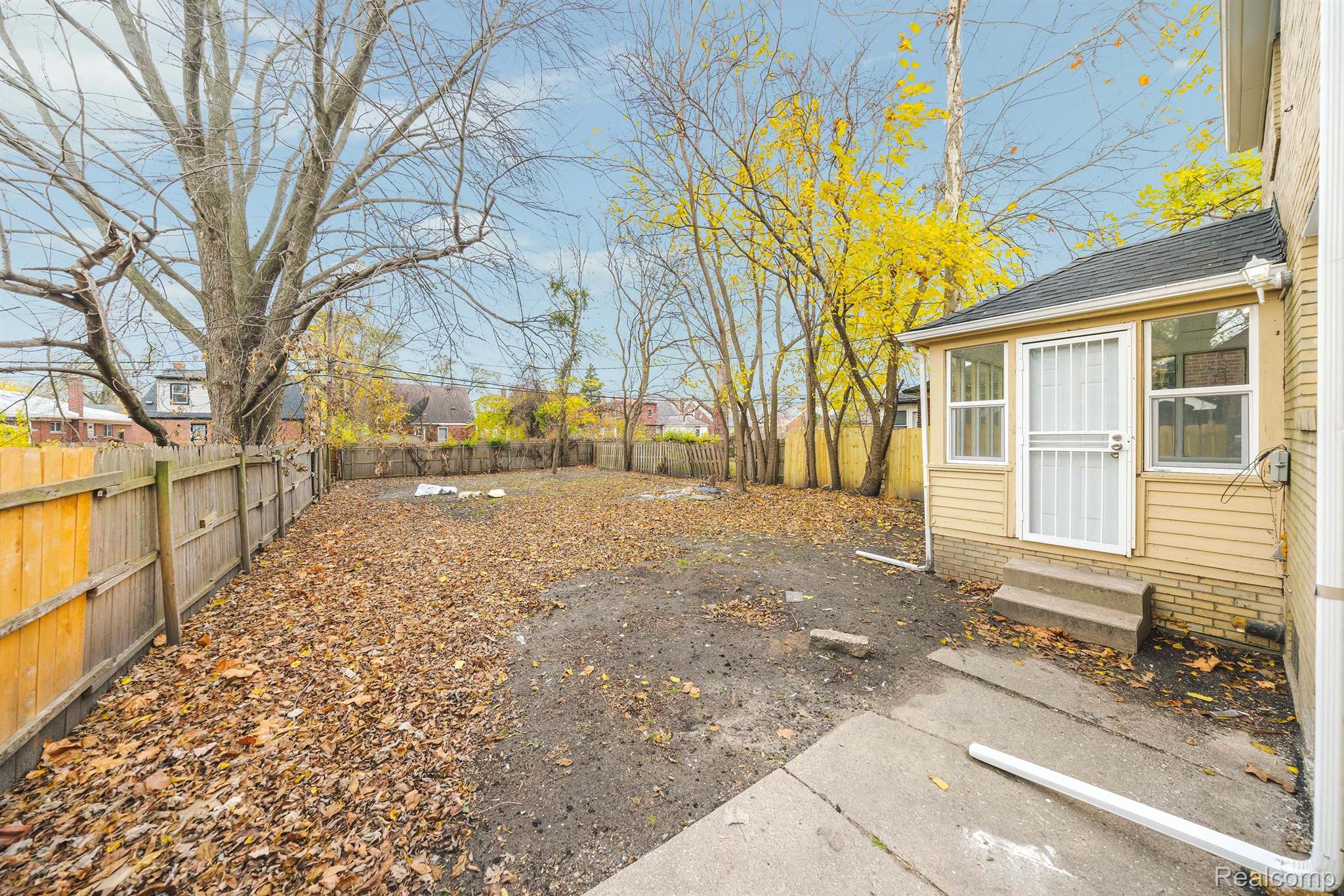 18291 FREELAND Street