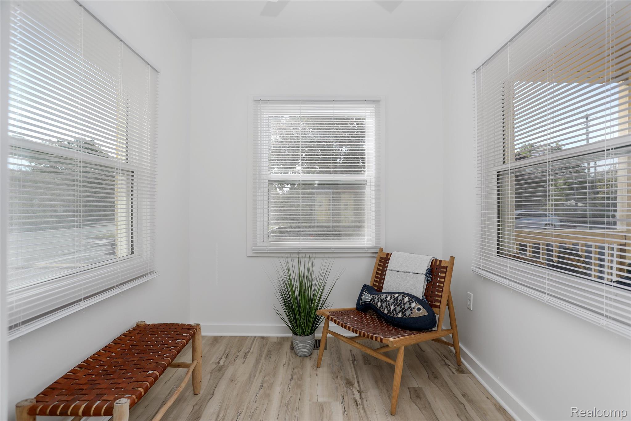 799 E Grand Boulevard 5