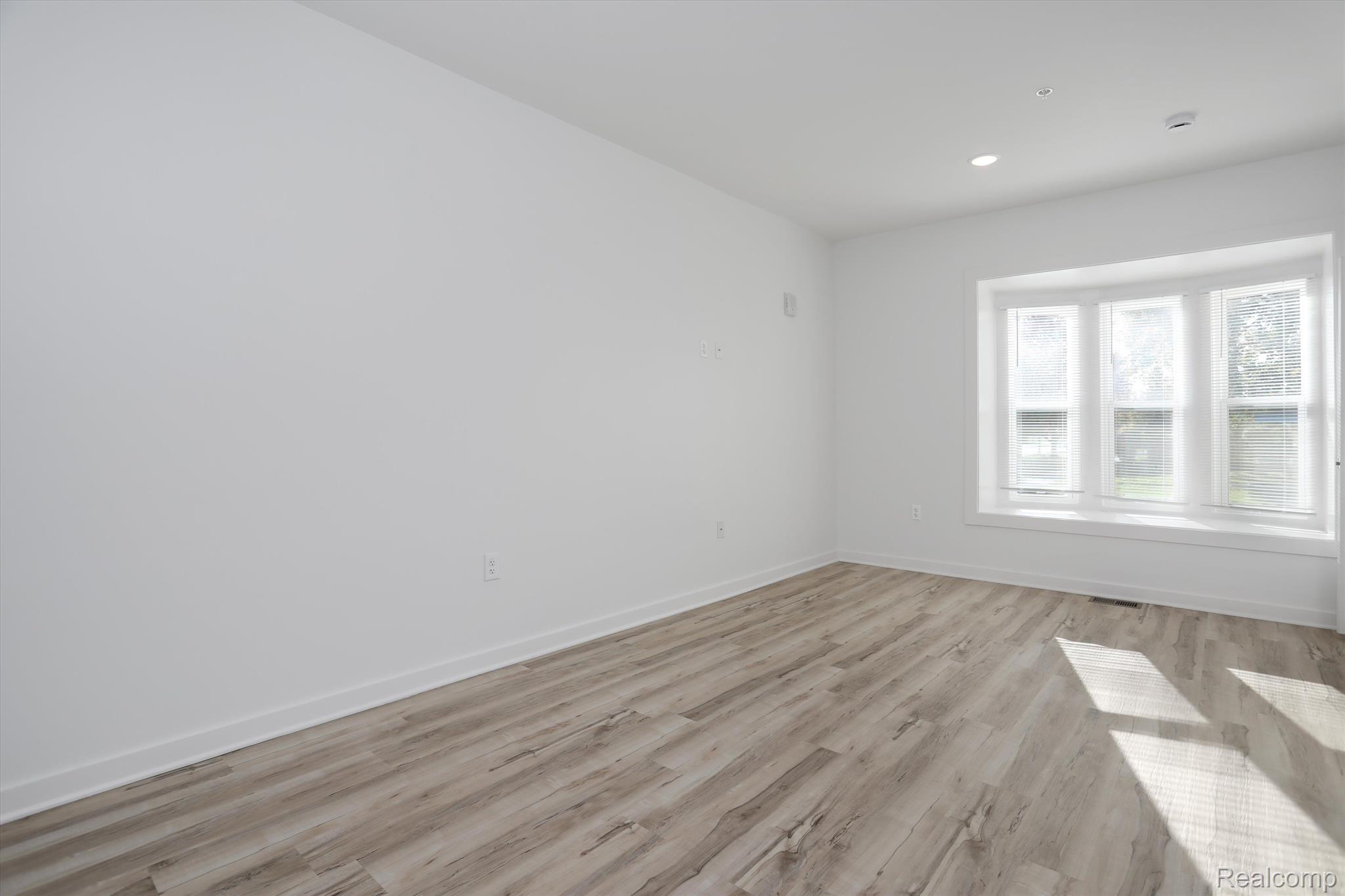 799 E Grand Boulevard 5