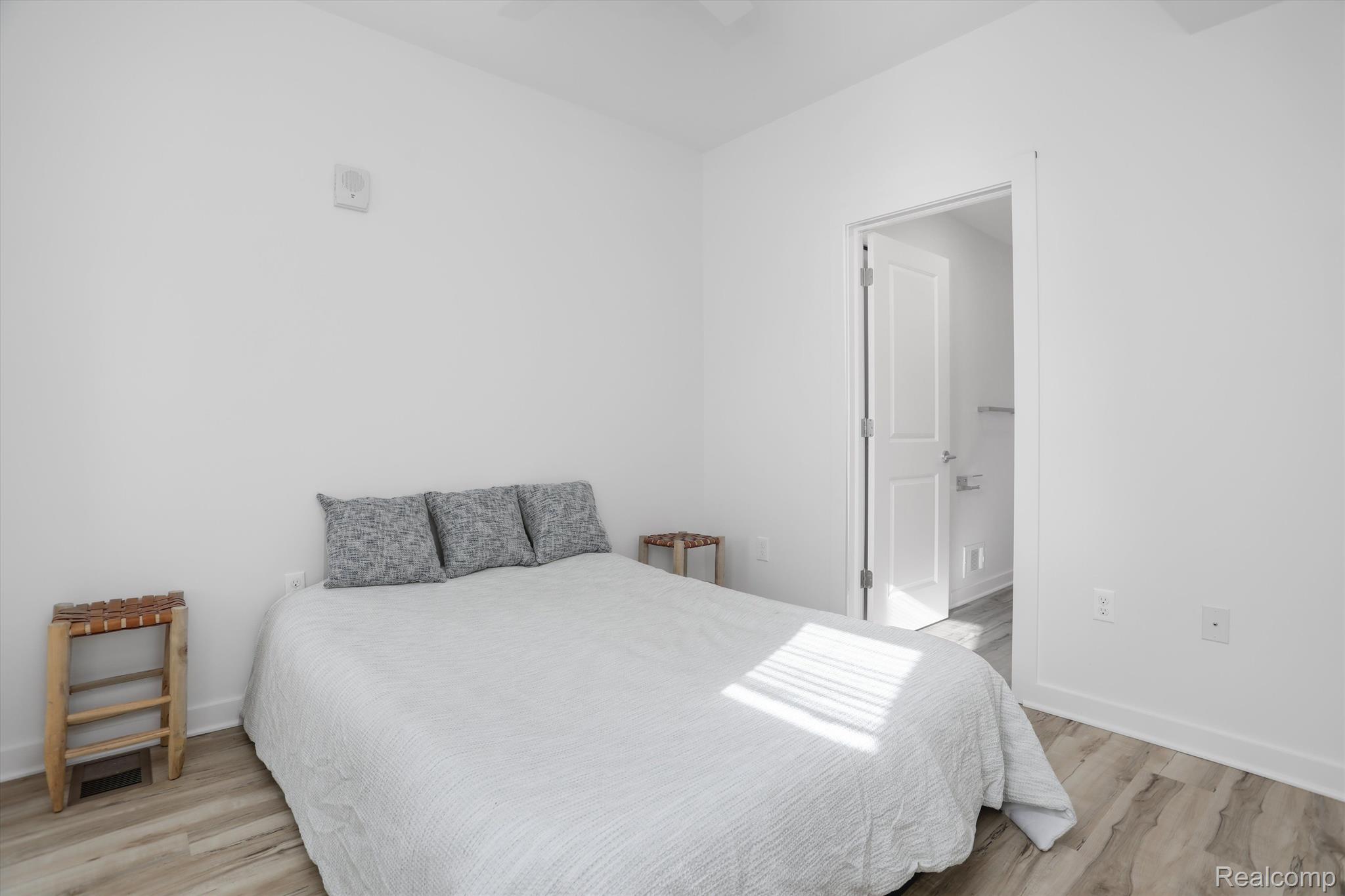 799 E Grand Boulevard 5