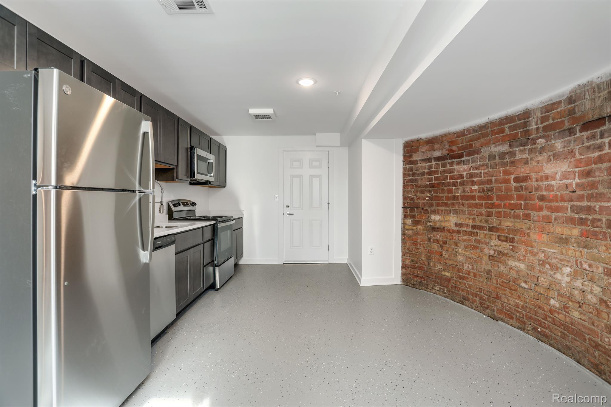 799 E Grand Boulevard 3