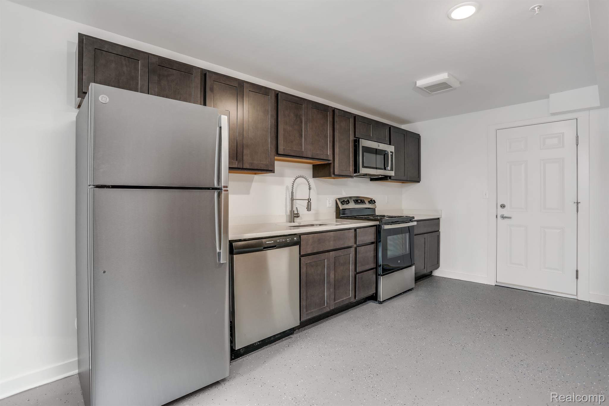 799 E Grand Boulevard 3