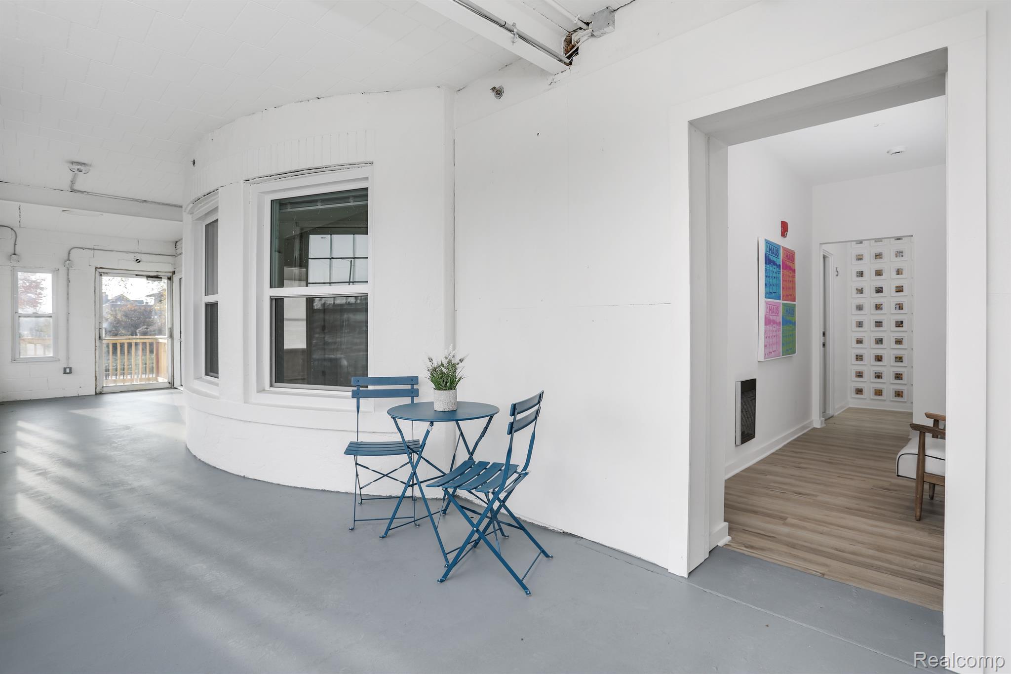 799 E Grand Boulevard 4