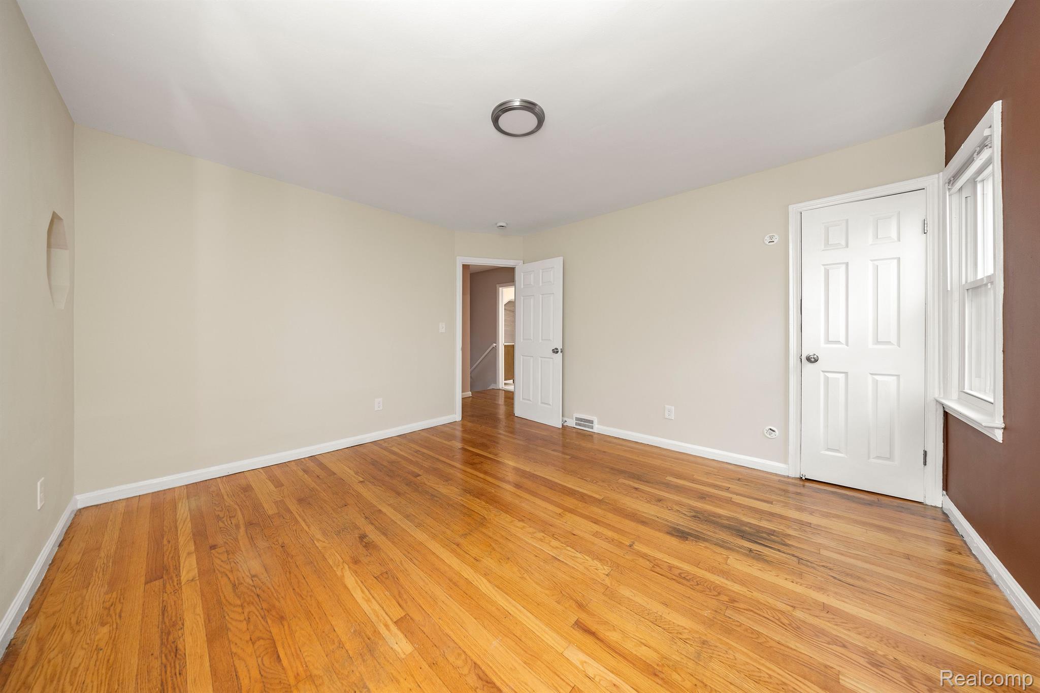 16555 MENDOTA Street