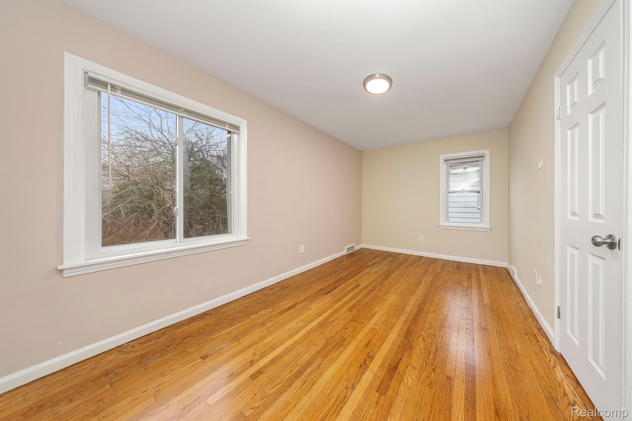 16555 MENDOTA Street