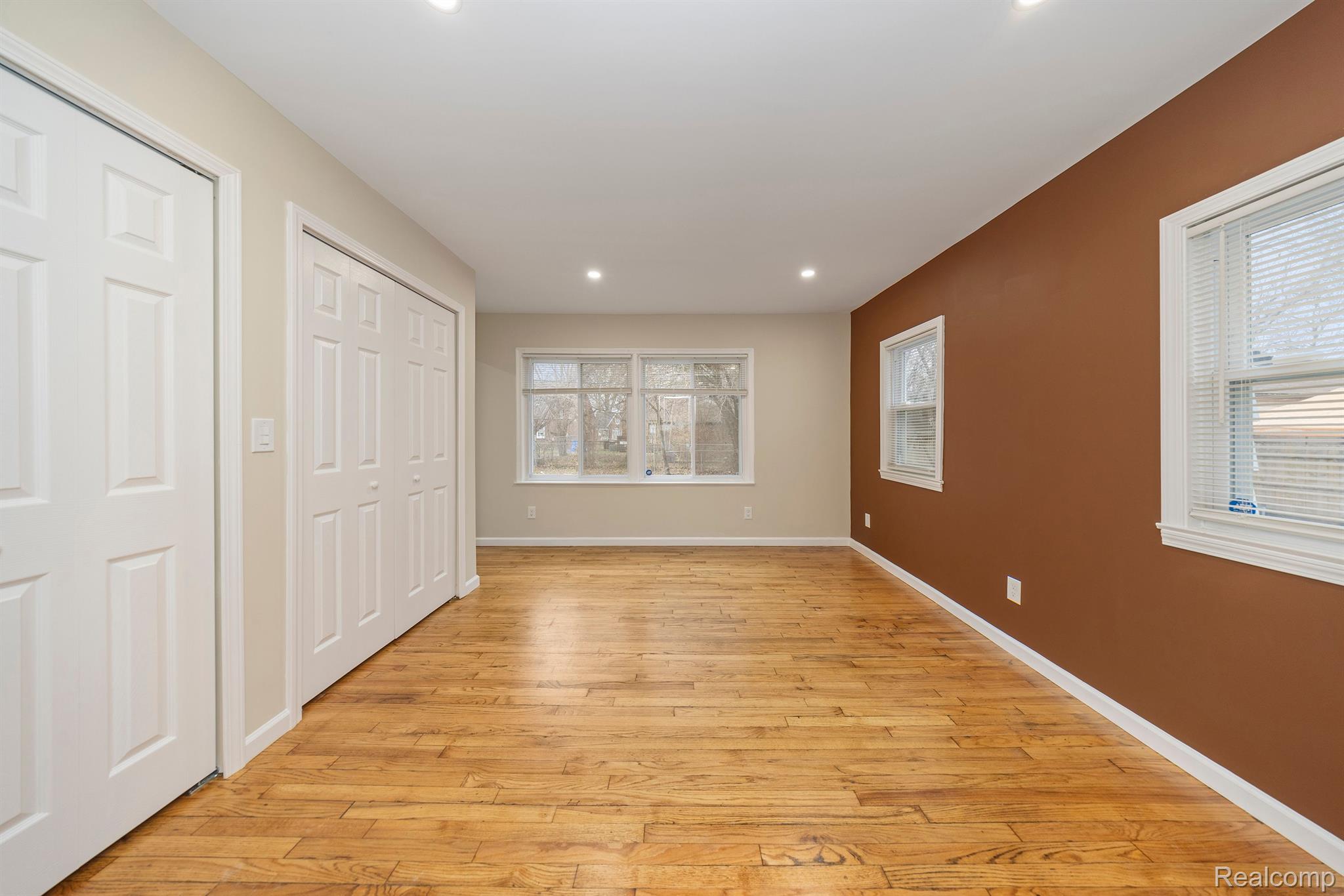 16555 MENDOTA Street