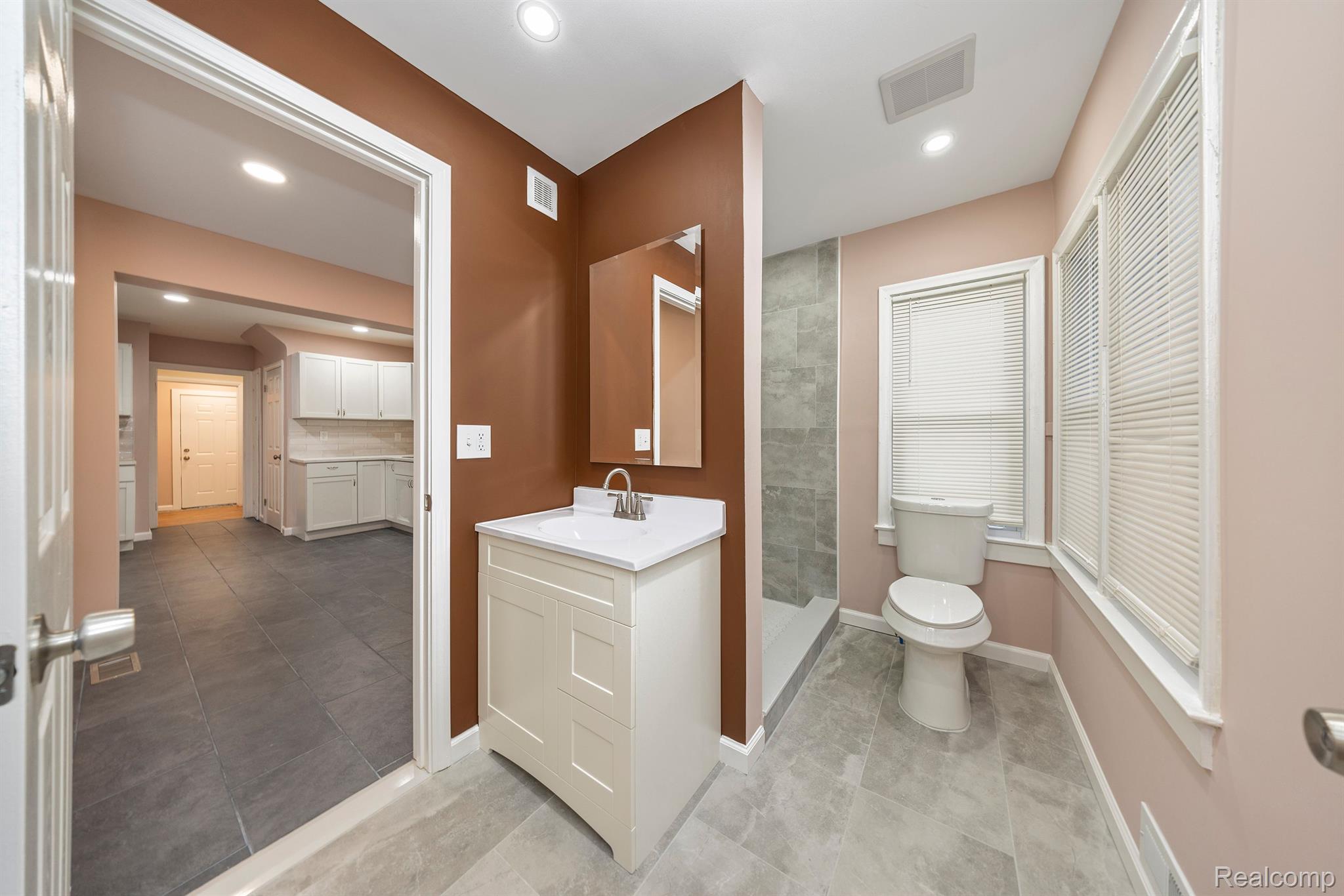 16555 MENDOTA Street