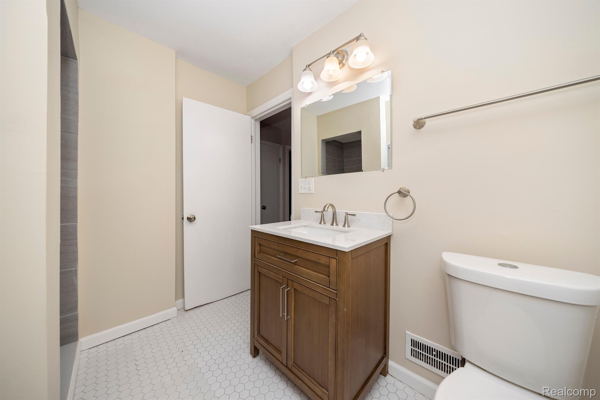 16555 MENDOTA Street