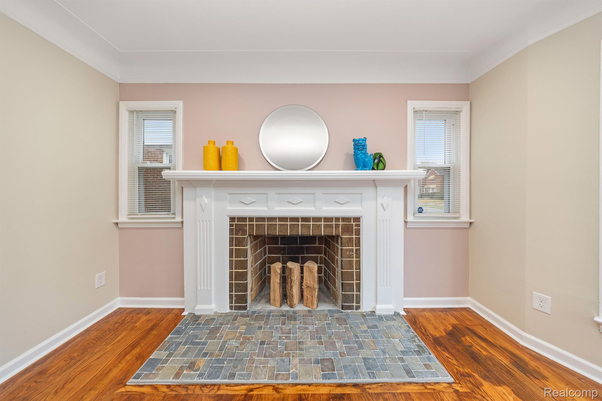 16555 MENDOTA Street