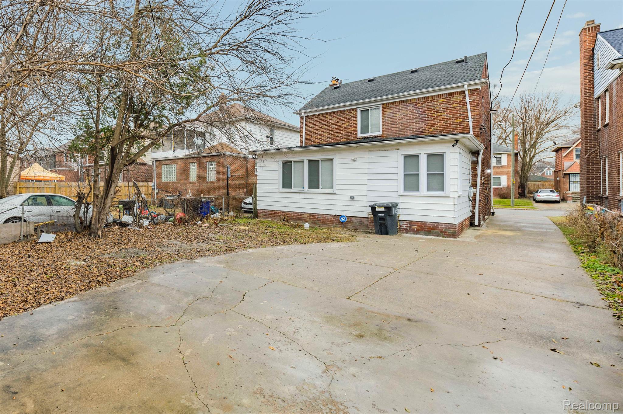 16555 MENDOTA Street