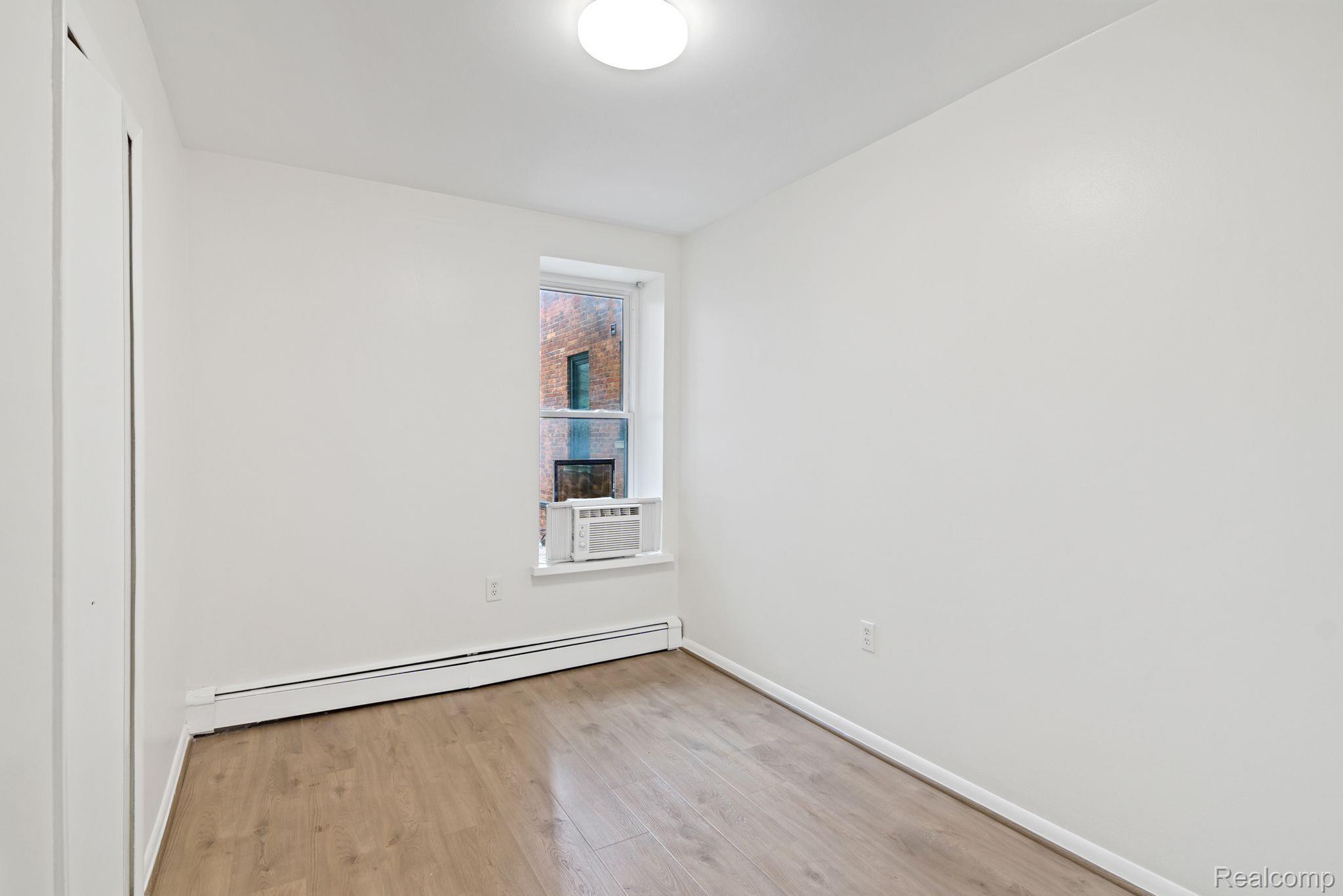 120 SEWARD Street 7-105