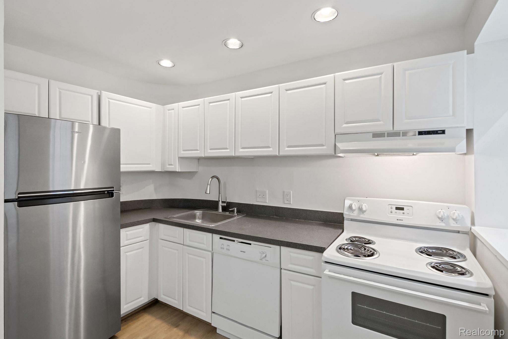 120 SEWARD Street 7-105