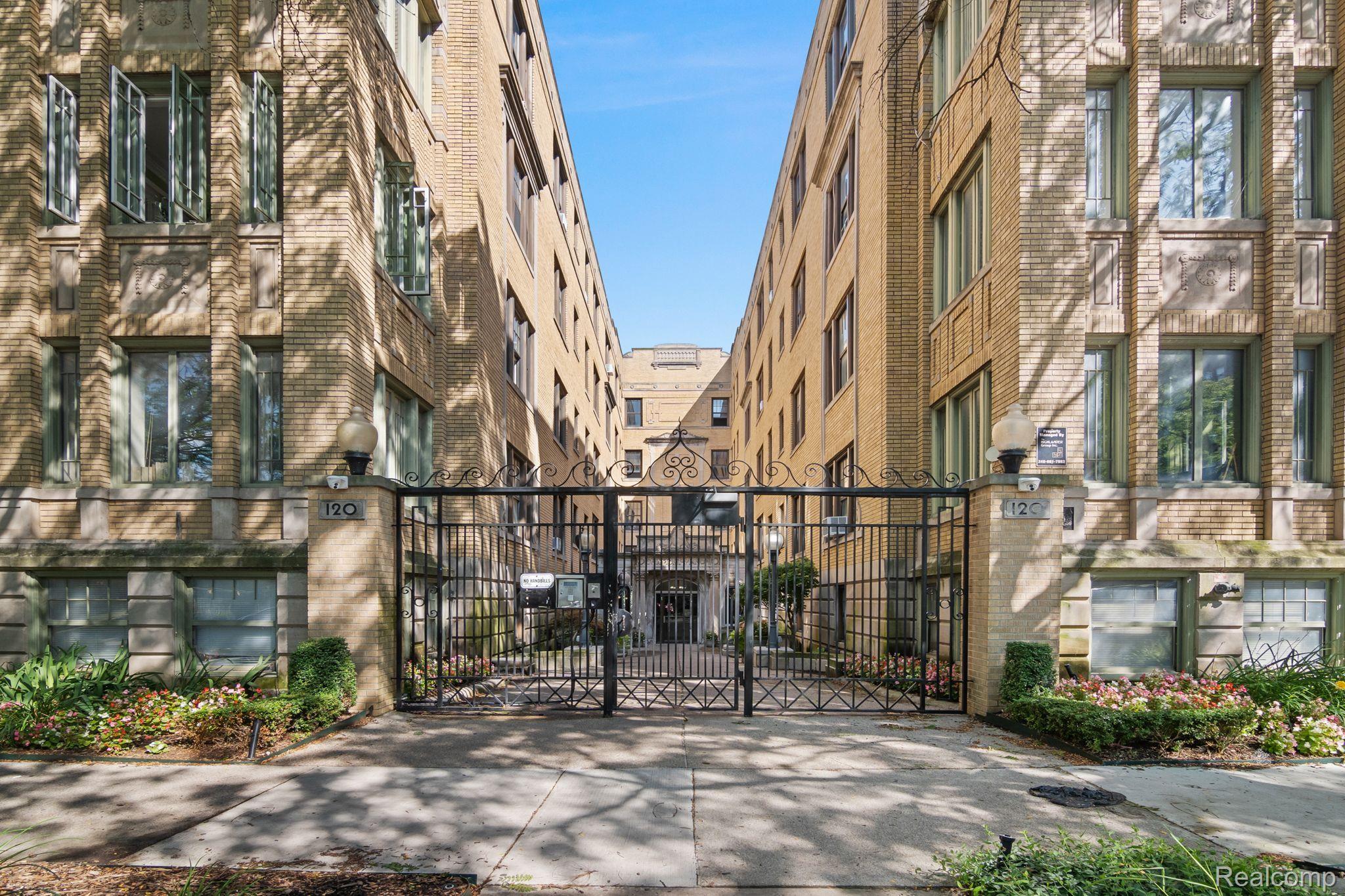 120 SEWARD Street 7-105