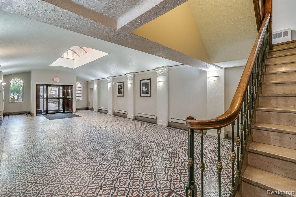 120 SEWARD Street 7-105