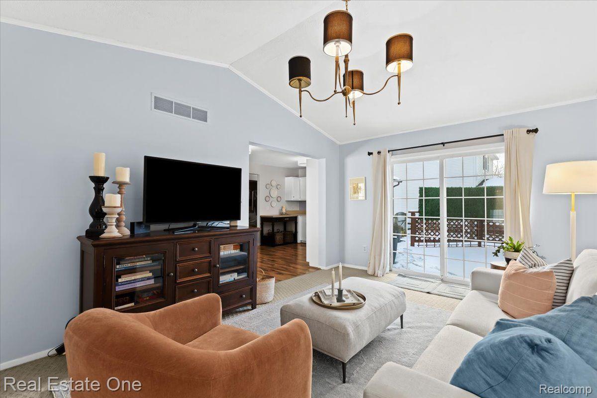 909 Alpine Court