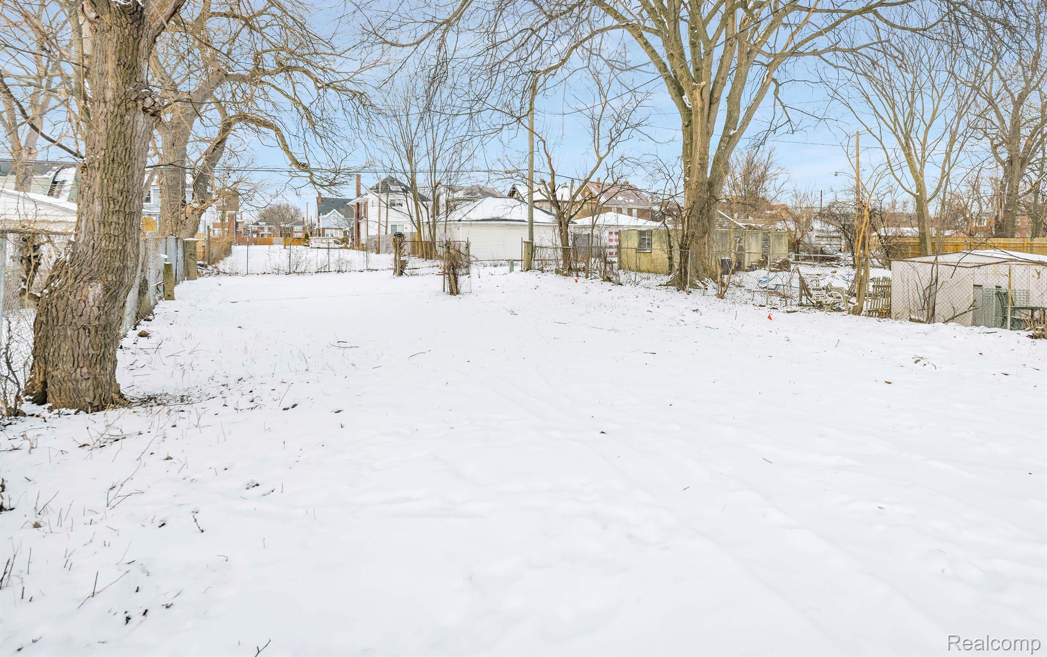 2256 N LA SALLE